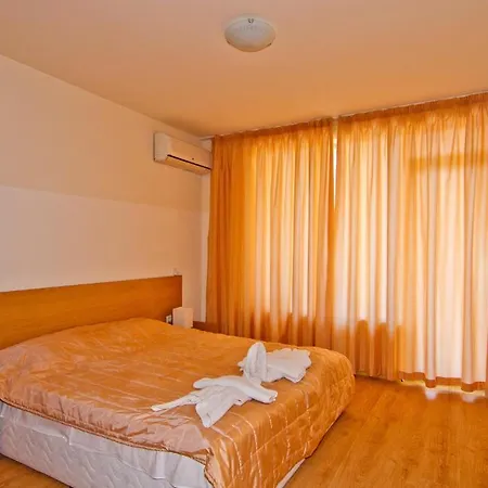 Sea Grace Aparthotel 3*