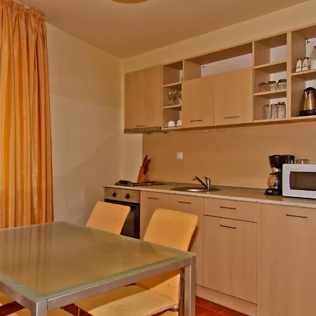 Sea Grace 公寓式酒店 内塞伯尔